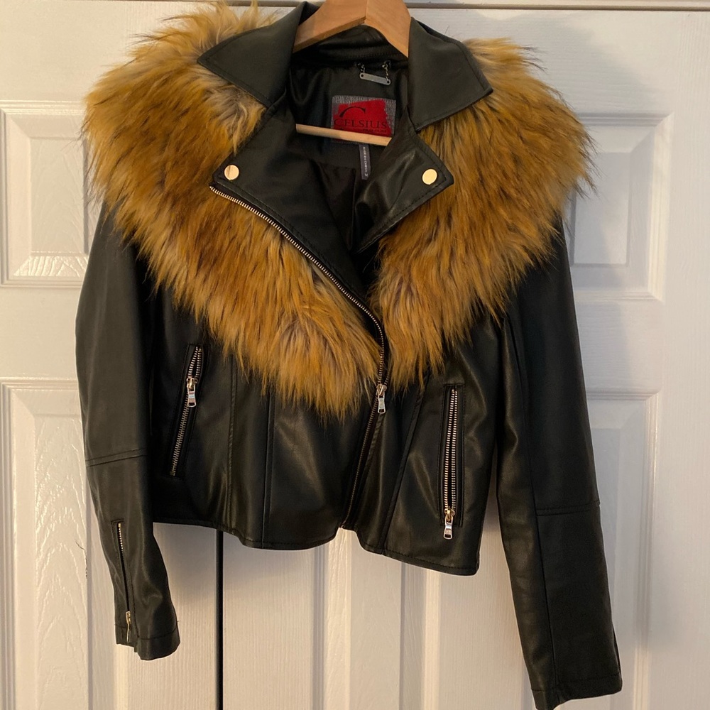 BLACK FRIDAY SALE 🖤Faux Leather Fur Trim Jacket